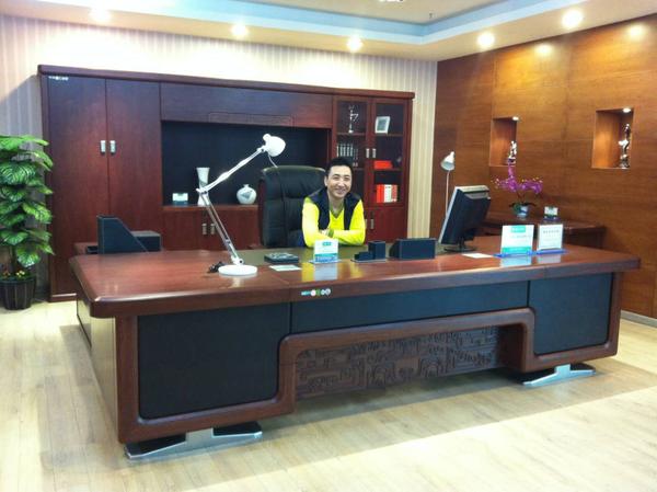 常务理事李毓平